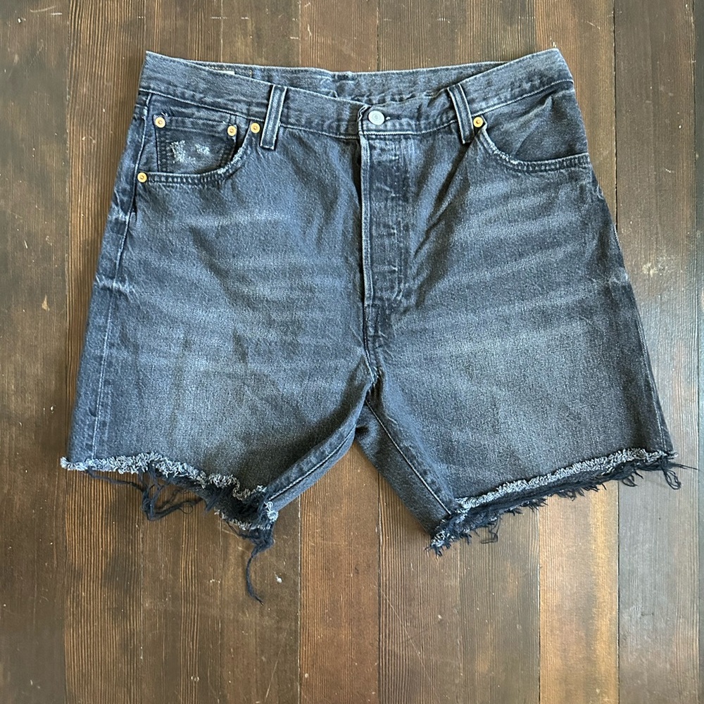 Levi's Black Denim Jean Shorts - Frayed Hem